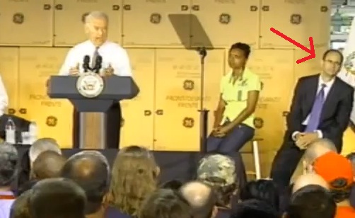 Il s’évanouit en plein discours du vice-président américain, Joe Biden (VIDEO)
