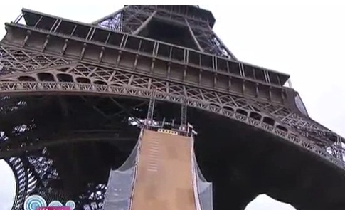 Record du monde pour Taig Khris avec son saut de la Tour Eiffel (VIDEO)