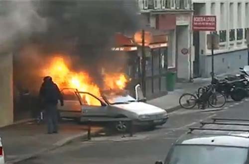 Braquage à la voiture bélier contre une banque à Paris le 11/01/10 (VIDEO)