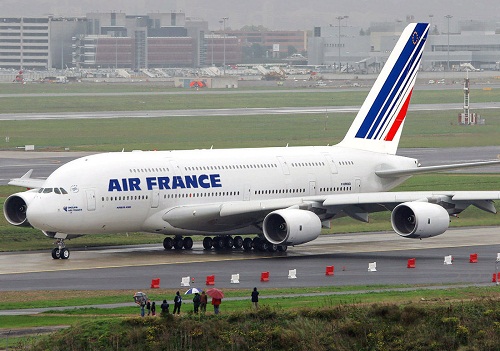 Un Airbus A380 percute un Bombardier CRJ 700 sur le tarmac de JFK ...